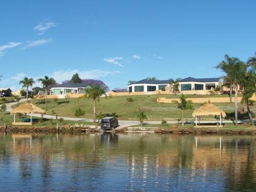 Northern Rivers Ski Paradise - Waterfront Property