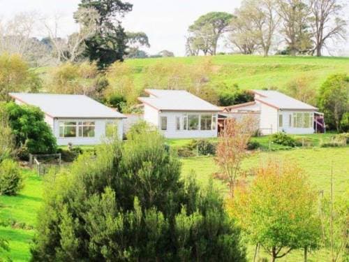 INDULGENT VILLAS ON IDYLIC ACREAGE FOR SALE - GIPPSLAND VICTORIA