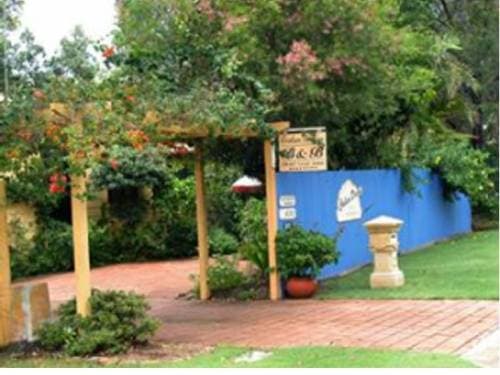 B & B for sale - Tropical setting by the Sea