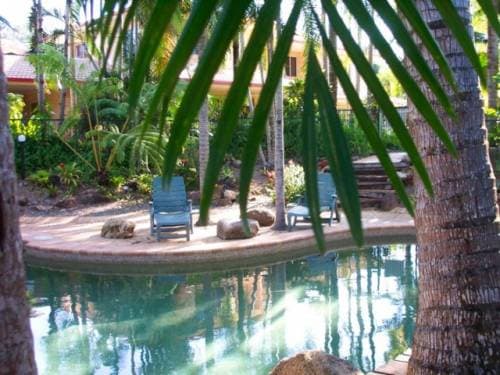 QLD - North Queensland * Beach lifestyle with income from self contained apartments *
